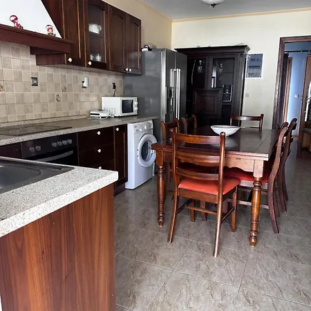 Sunny Retreat - With Patio & Parking 別荘 Kéfalos