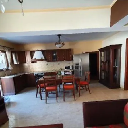 Sunny Retreat - Kefalos Stay With Patio Parking & Gym *