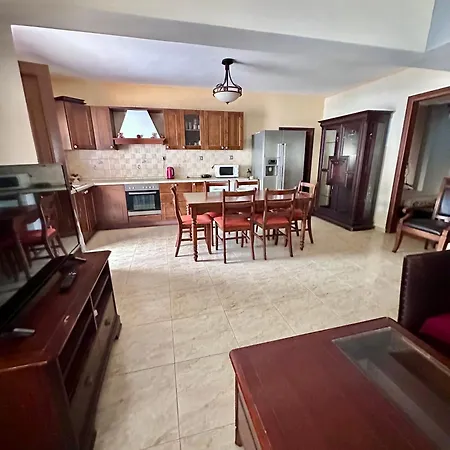 Holiday home Sunny Retreat - Kefalos Stay With Patio Parking & Gym