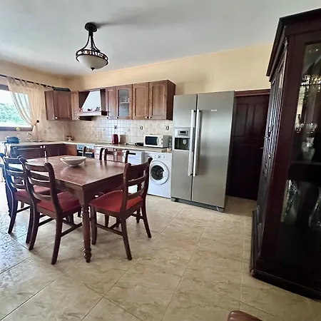 بيت للعطل House Into A Paradise Of